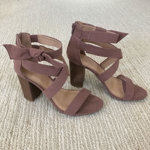 Lauren Conrad mauve heels never worn